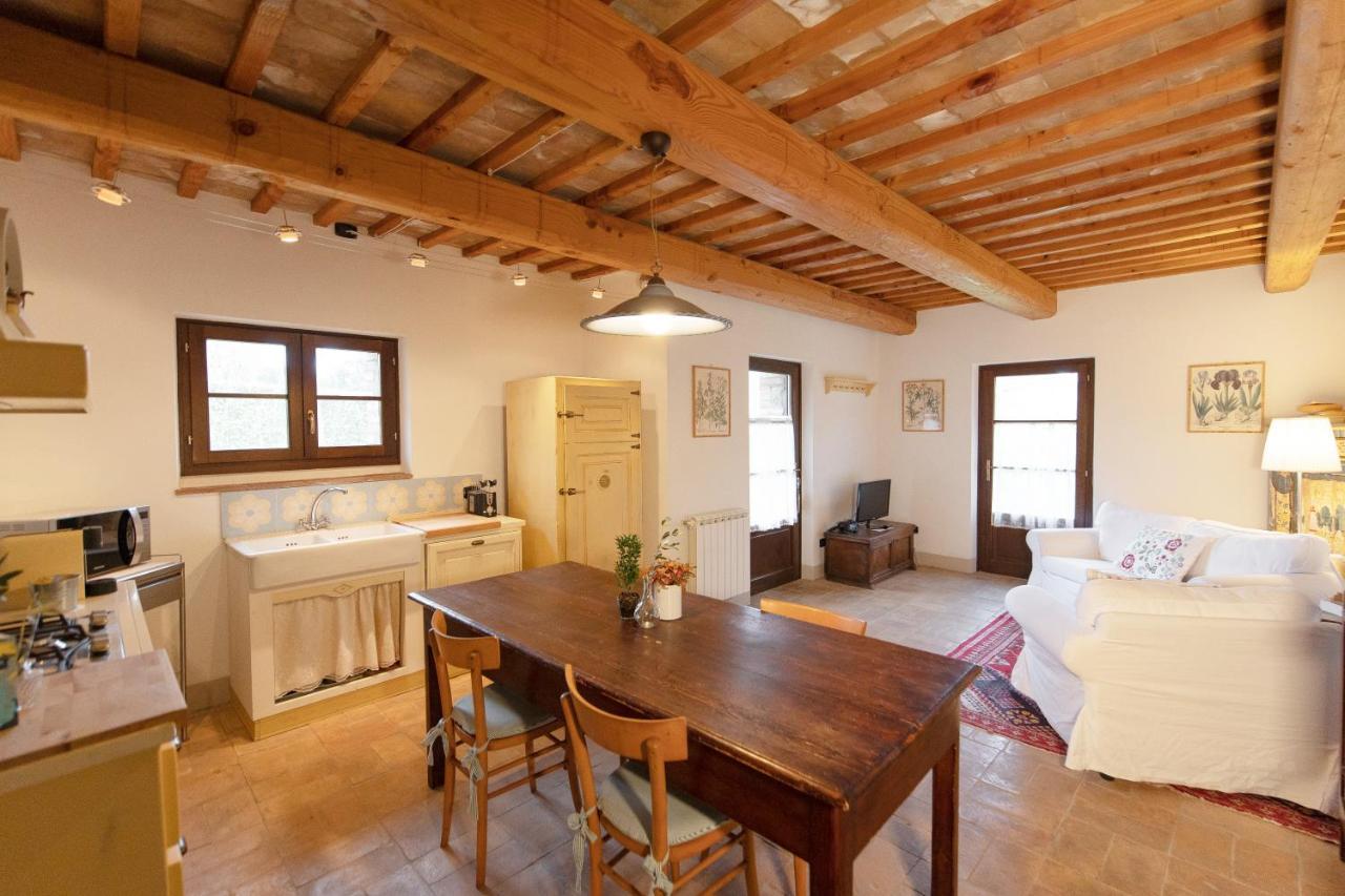Agriturismo Borgo Di Campagna Il Tesoro Torre Alfina Exterior foto